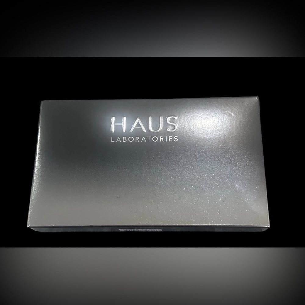 Haus Labs eyeshadow palette  in box